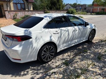 Toyota corolla hybrid - 6