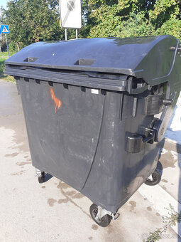 Plastový kontajner 1100 l čierny - oblé veko - 6