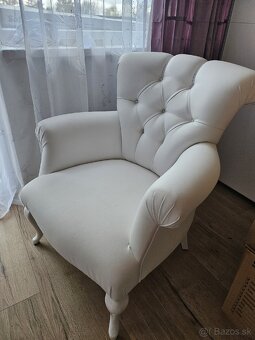 Luxusné biele kreslo z koženky – elegantné a pohodlné - 6