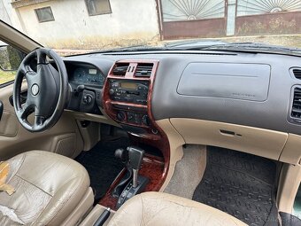 Nissan Terrano 2 2,7 - 6