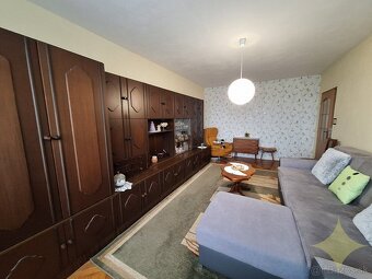 Predaj 3 izbový byt Levice - 6