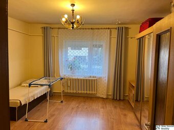 Starý rodinný dom s veľkým pozemkom Veľký Biel - 6