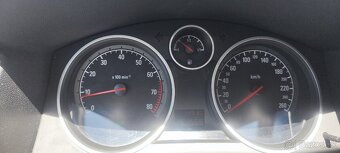 Opel Astra Hatchback 1,4 benzín - 6