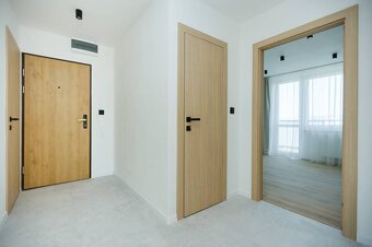 NOVOREKONŠTRUOVANÝ 4 - IZBOVÝ BYT , UL. HUMENSKÁ, TERASA - 6