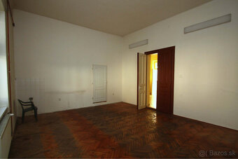 Prenájom priestorov  na 1. poschodí Dom Módy na Nám. gen. M. - 6