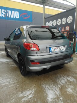 Peugeot 206+ 1.1 Magic - 6
