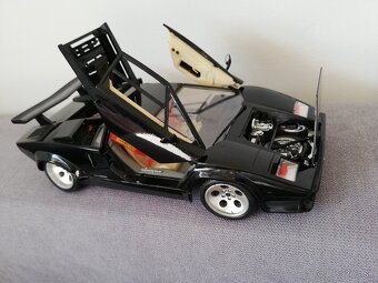 1:18 Lamborghini Conutach Bburago - 6