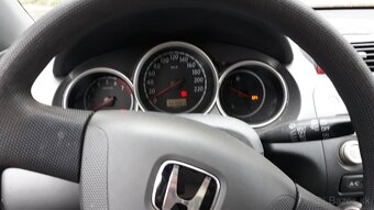 HONDA JAZZ 2005 - 6