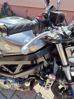 Suzuki SV 650 - 6