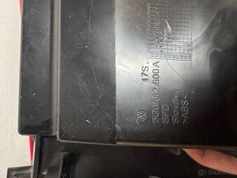 Šuflíky pod predné sedačky golf7 - 6