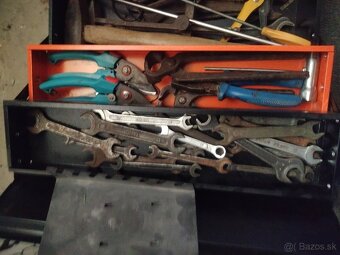 Kufrík s náradím. - 6