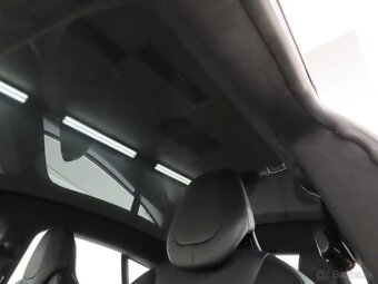 TESLA Model S - 6