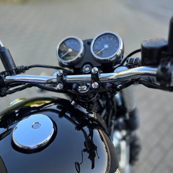 Kawasaki W800 kultový motocykel s kráľovským hriadeľom - 6