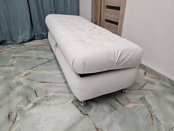 Elegantný biely taburet z koženky - 6