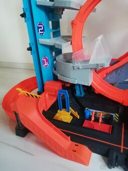 Hot wheels - 6