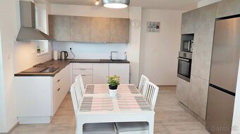 PRENÁJOM/RENT - Petržalka - 2-izb. byt s balkónom a garažový - 6
