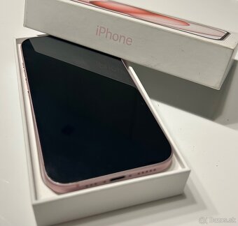 Predám iPhone 15 – 128 GB (ružový) - 6