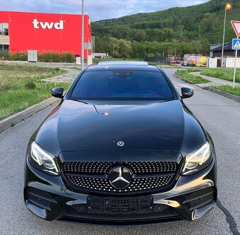 Mercedes Benz E Trieda E220d AMG Black Line - 6