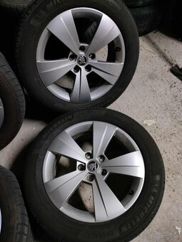 4ks alu disky orig. Škoda 5x112 R17 pneu 215/55 R17 6mm/ - 6