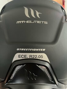 MT Helmets Streetfighter - 6