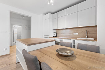 Kompletne zariadený, moderný 2 izbový byt na PREDAJ v Záhors - 6