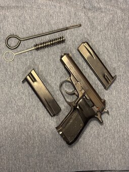 Predám CZ 83 9mm Browning - 6