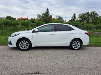 Predam Toyota Corolla 1,6,97kw,r.v.2018,naj.131000km,automat - 6