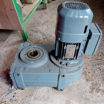 Elektromotory SEW-EURODRIVE 1400 ot, 380V / 230V - 6
