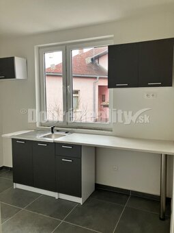 Kompletne zrekonštruovaný 2-izbový byt v Lučenci... - 6