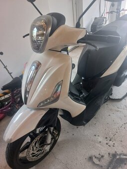 Piaggio Beverly 300 - 6