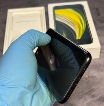 Apple iPhone SE 2020 64 GB Black / nová batéria - 6