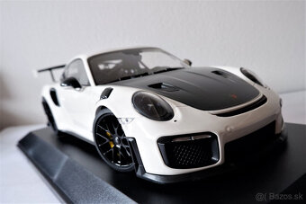 Porsche 911 GT2RS White/Black - 6