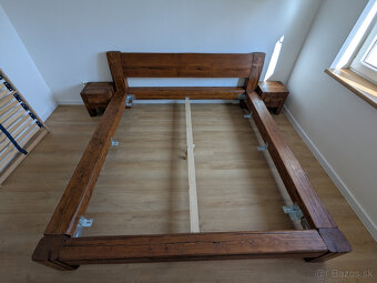 Manželská postel zo starých trámov - 6