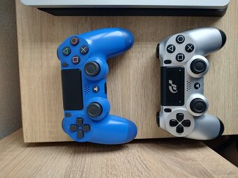 Playstation 4 - 6