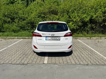 HYUNDAI i30 - 6