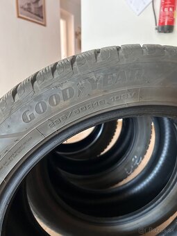 Predám zimné pneumatiky Goodyear 235/50R19 103V - 4 ks - 6