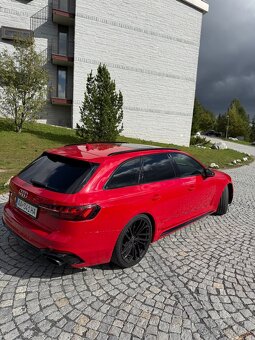Audi RS4 COMPETITION MATRIX VIRTUAL Red/Black - 6