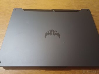 Herný notebook GTX 1660 Ti 6GB i7-10870H 16GB RAM - 6