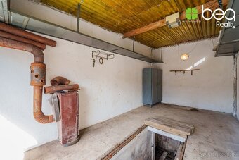 Garáž s elektrinou, montážnou jamou, pivnicou Levoča - 6