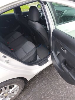 Hyundai i30 1.4 - 6