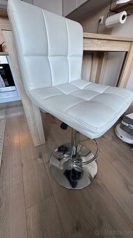 Barovy stôl so stoličkami - 6