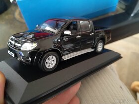 Toyota Hilux 1:43 minichamps model auta - 6