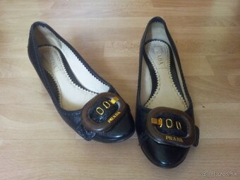 Lodicky Vanessa, Prada a tenisky Nike - 6