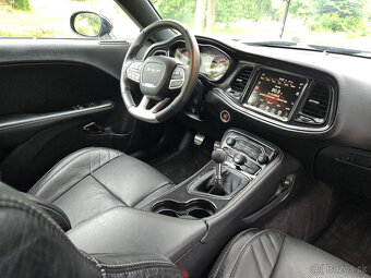 Dodge Challenger SRT Hellcat 6.2l - NEHAVAROVANÉ - 6