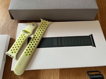 Apple Watch Ultra 2 GPS + Cellular 49mm Black Titanium - 6