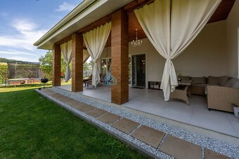 TOP zariadená novostavba, bazén, štýl a kvalita - Seleška - 6