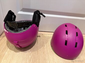 predám lyže120 cm a lyžiarky a prilbu - 6