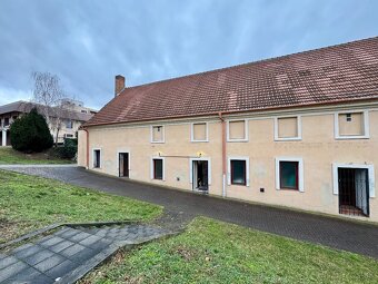 ZARIADENÁ KANCELÁRIA V CENTRE HOLÍČA - 6