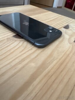 Predam Apple iPhone 11 128GB čierny - 6
