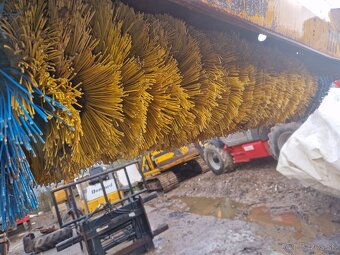 Zametacia kefa na traktor bager - 6